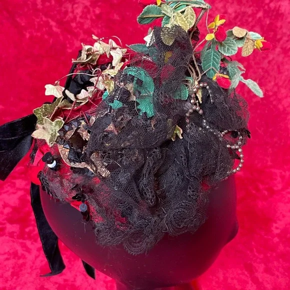 Vintage 40s/50s elaborate floral embellished head piece